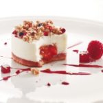 Traiteur-de-Paris-Mousse-de-yaourt-coeur-fraise-rhubarbe-210×210