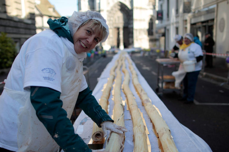 Record du monde de la plus longue bûche de Noël au profit du Téléthon